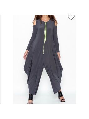 IC By Connie K Women's M Grey Open Shoulder Stretch Lagenlook Jumpsuit